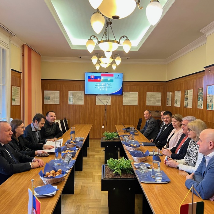 Kamarai és üzleti kapcsolatok erősítése Nagyszombattal