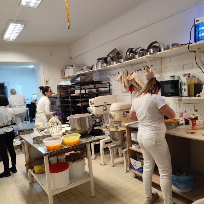 Generációkon átívelő családi vállalkozásnál tanulják a cukrász mesterséget