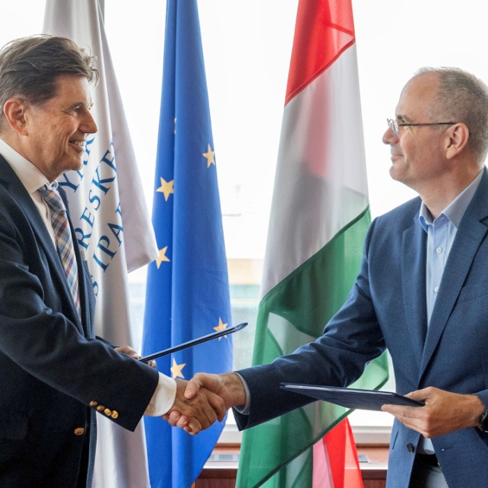 Közösen segíti a hazai vállalkozásokat az MKIK és a NAV